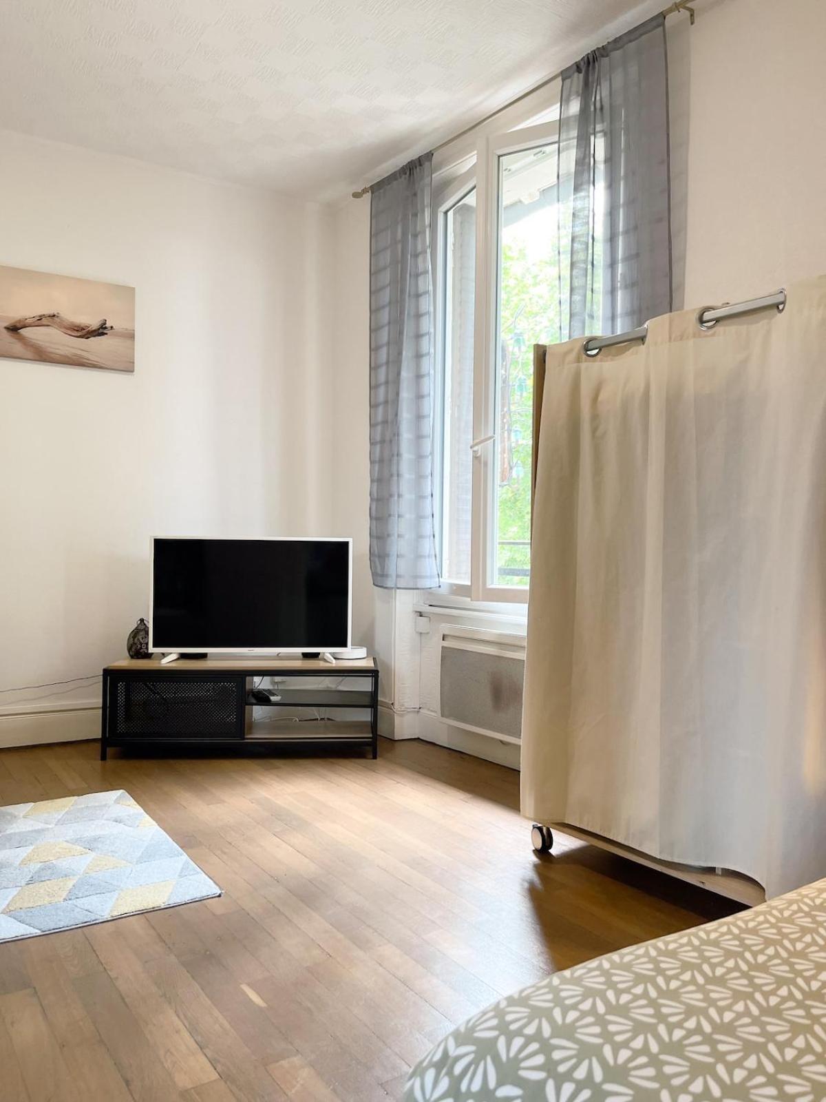 Balade A Montlucon Apartment Екстериор снимка